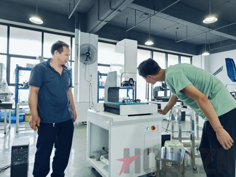 广西某机械厂老板前来考察3020全自动款